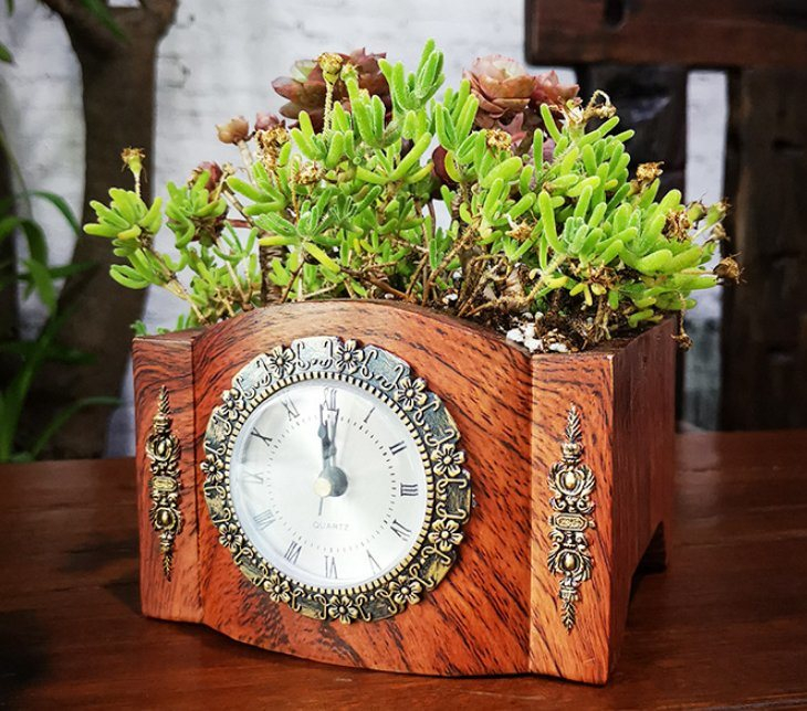 Vintage Desk Ornament Resin Craft Clock Flower Pot Polyresin Plant Pot