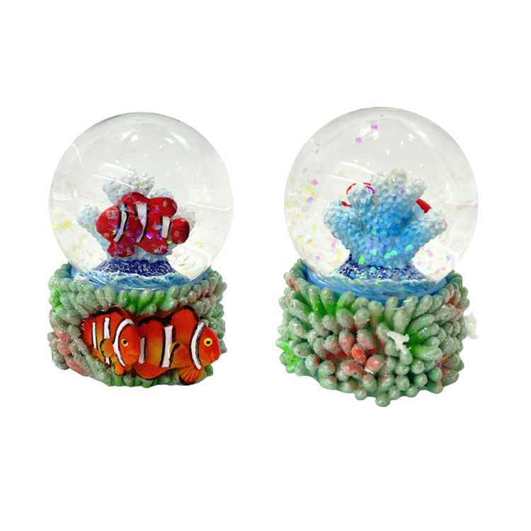 Wholesale Resin Beach Souvenir Marine Heart Shape Snow Globe