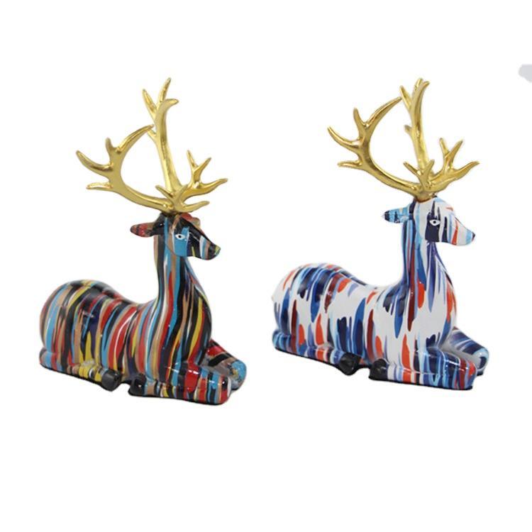 Nordic Style Colorful Decal Design Christmas Deer Gift Resin Sitting Deer Sculpture for Desktop Decor