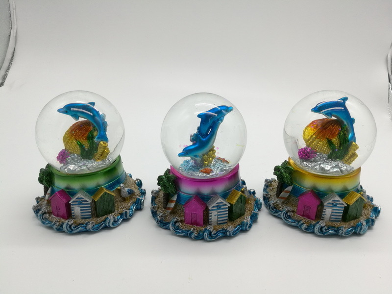 Custom Beach Souvenir Snow Globe Resin Water Ball Souvenir Water Globe