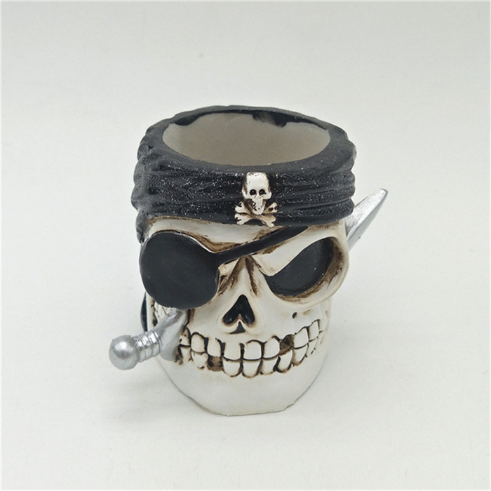 Custom Funny Souvenir Pirates Pen Holder Resin Pen Holder for Desk