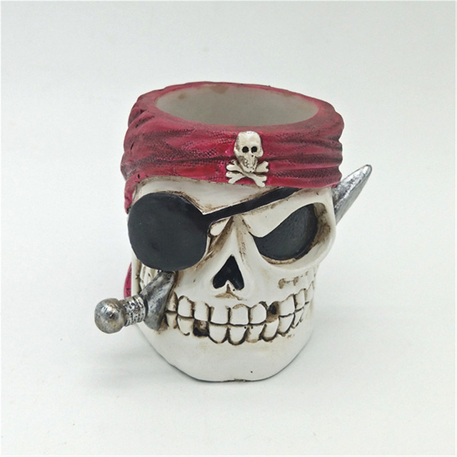 Custom Funny Souvenir Pirates Pen Holder Resin Pen Holder for Desk