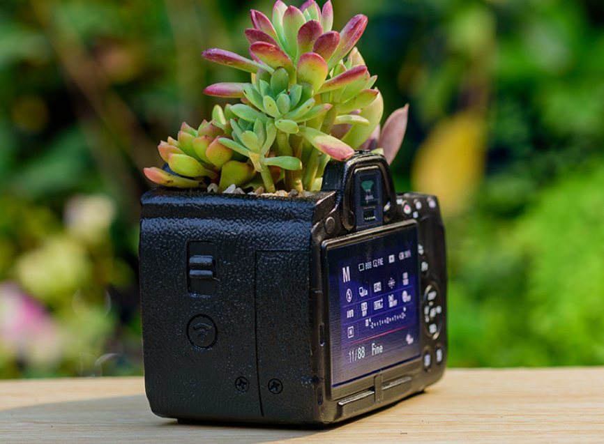 Wholesale Retro Creative Camera Shape Succulent Pot Resin Flower Pot for Home Office Hotel Decor