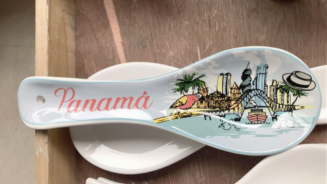 Custom Decal Printing Table Home Decorative Tourist Souvenir Ceramic Plate with Display Stand