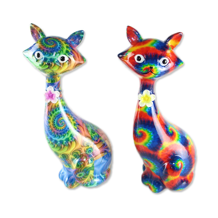 Europe Home Decoration Artificial Colorful Resin Cat Sculpture Lucky Cat Figurine