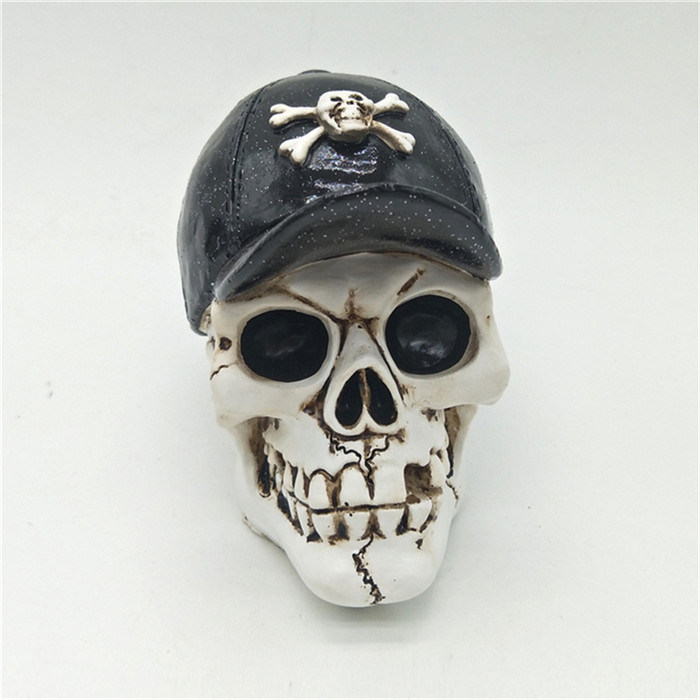 Factory Custom Home Ornaments Pirate Skull Statue Halloween Funny Resin Skull Head Crafts