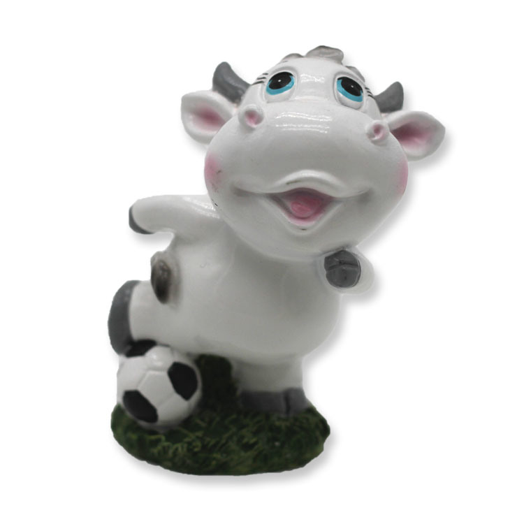 Custom Resin Mini Cattle Figurine Cute Cartoon Animal Statue