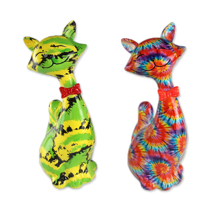 Europe Home Decoration Artificial Colorful Resin Cat Sculpture Lucky Cat Figurine