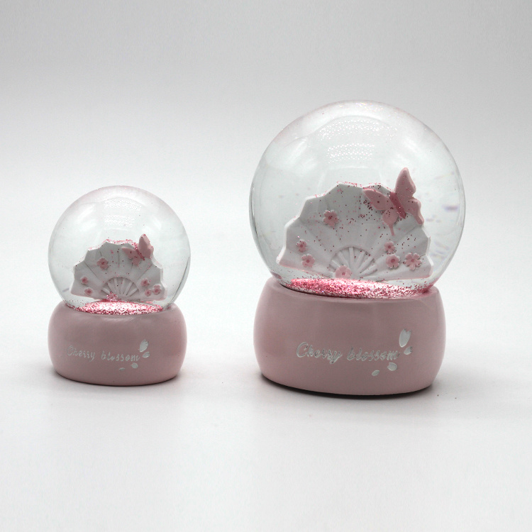 Custom Luxury Pink Valentine′ S Day Gift Resin Snow Globe