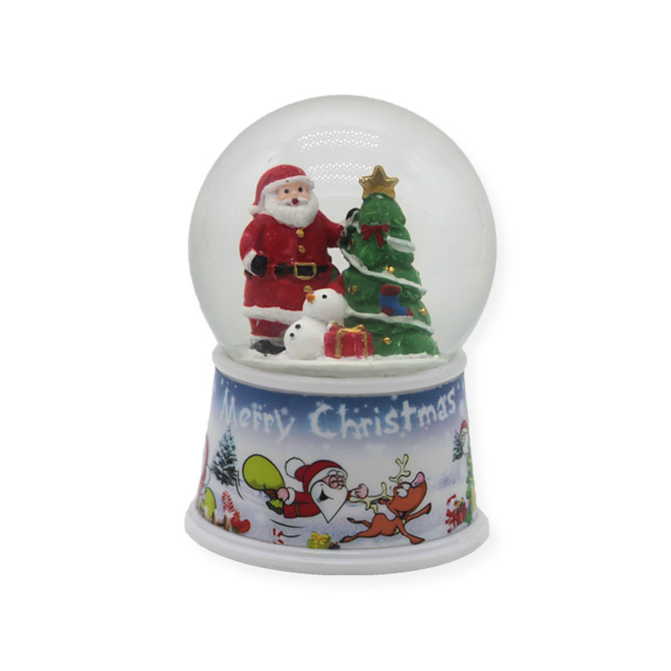 Polyresin Souvenir Gift Glass Snowglobe Customized Resin Snow Globe for Home Decoration