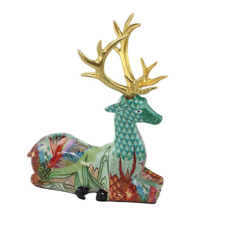 Nordic Style Colorful Decal Design Christmas Deer Gift Resin Sitting Deer Sculpture for Desktop Decor