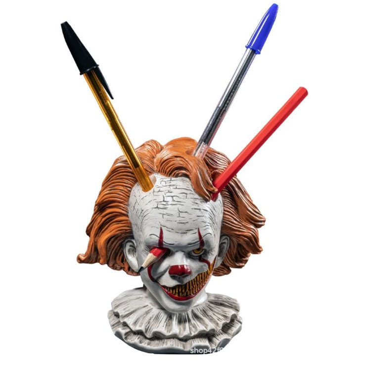 Factory Customized Creative Polyresin Anime Character Head Resin Pen Holder for Desktop Decoration