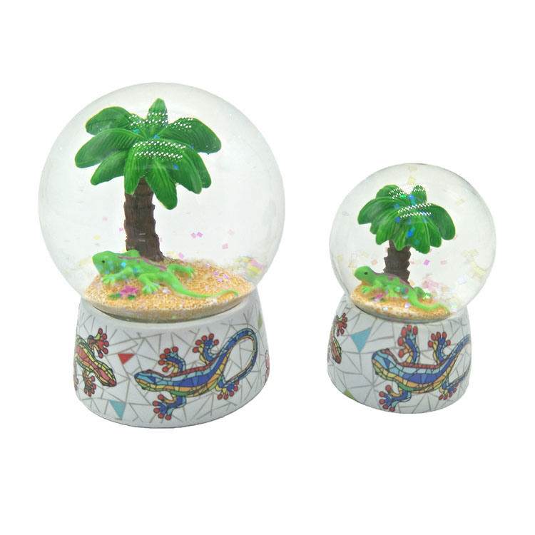 Custom Logo Beach Souvenir Mini Turtle Dolphin Snow Globe Ball Resin Craft