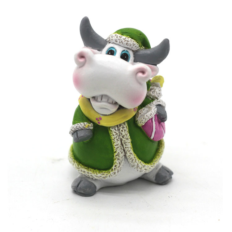 Custom Resin Mini Cattle Figurine Cute Cartoon Animal Statue