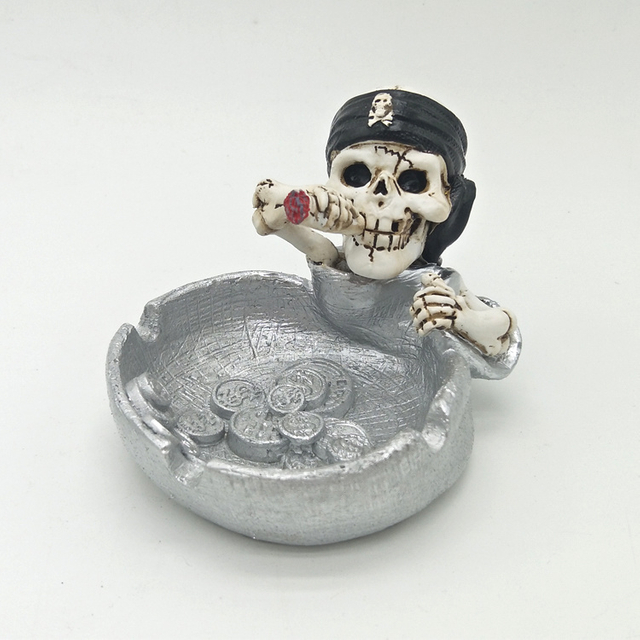 Halloween Party Gifts Cigarette Ashtray Personality Fashion Resin Sexy Figurines Resin Skulls Ashtrays