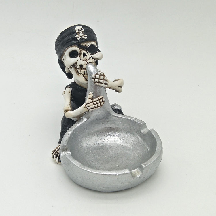 Halloween Party Gifts Cigarette Ashtray Personality Fashion Resin Sexy Figurines Resin Skulls Ashtrays