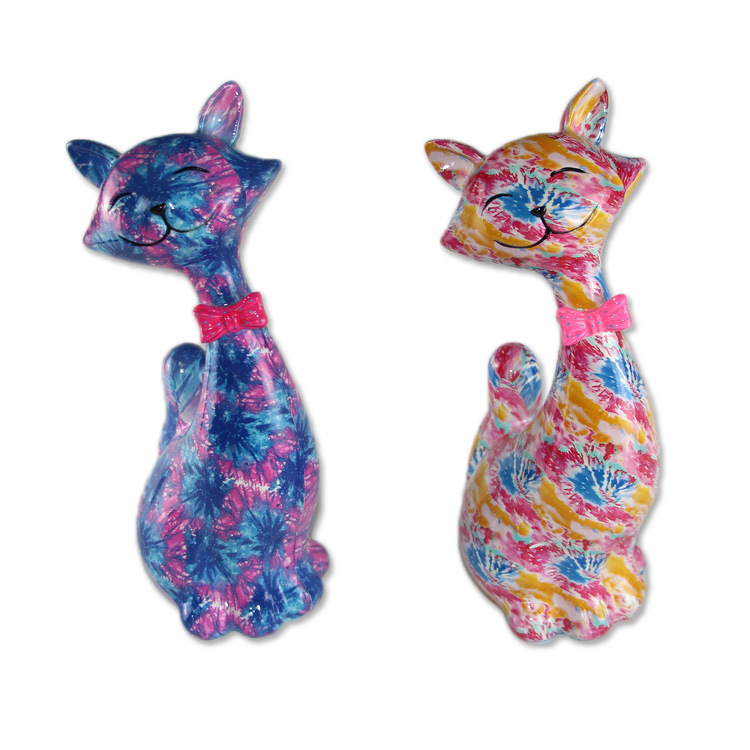 Europe Home Decoration Artificial Colorful Resin Cat Sculpture Lucky Cat Figurine