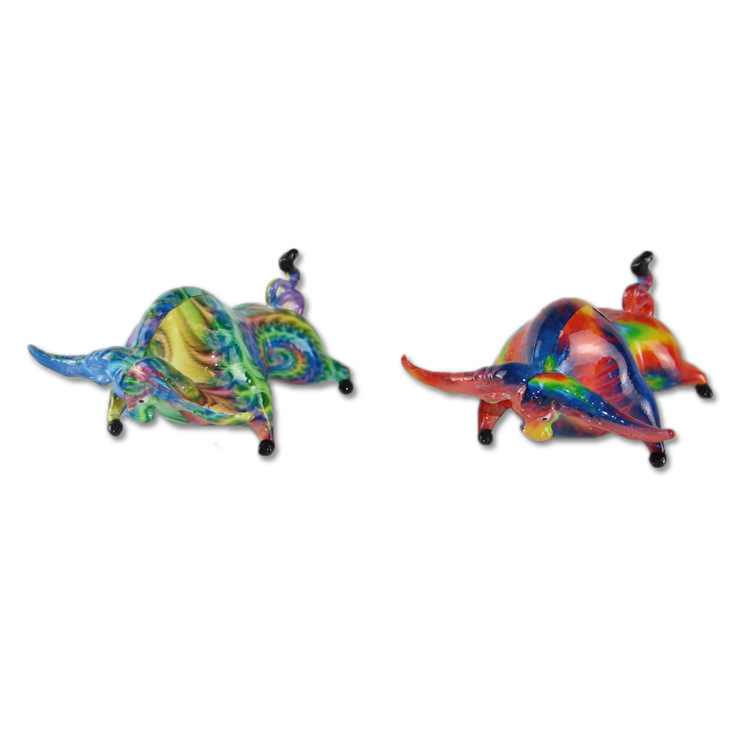 Wholesale Tie Dye Style Home Decorative Bull Sculpture Resin Bull Statue