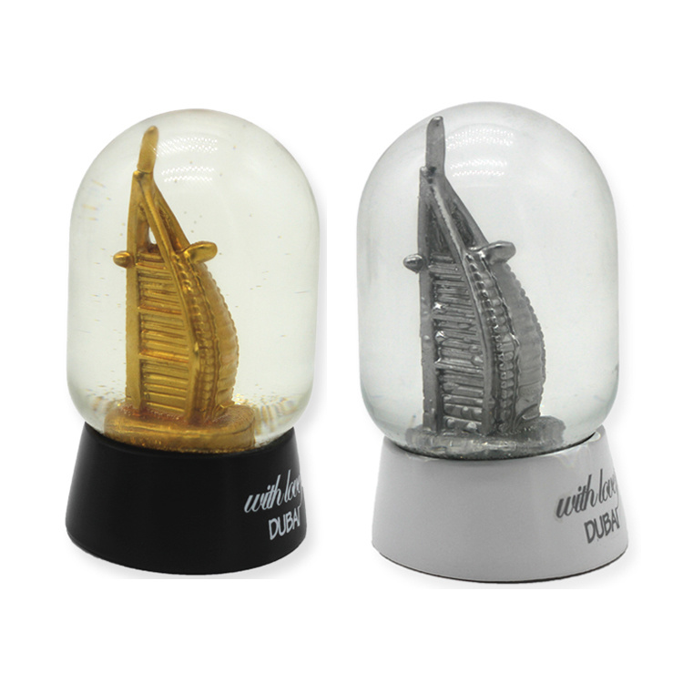 Customized Resin 3D Famous Building Water Globe Skyline United States City Chicago Souvenir Snow Globe