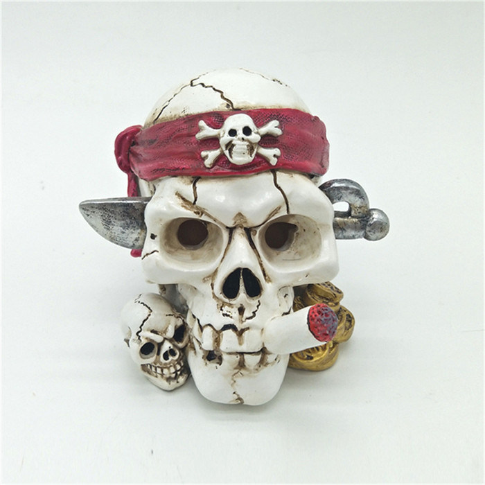 Factory Custom Home Ornaments Pirate Skull Statue Halloween Funny Resin Skull Head Crafts