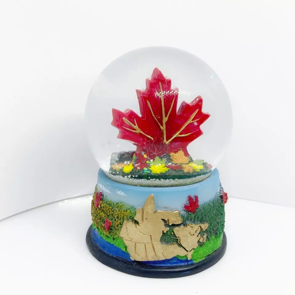 Manufacture Custom Made Resin Canada Souvenir Snow Globe