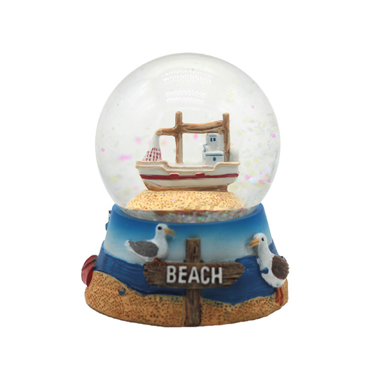 Factory Wholesale Nautical Beach Style Resin Sailboat Souvenir Snow Globe