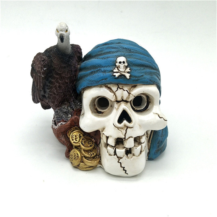 Factory Custom Home Ornaments Pirate Skull Statue Halloween Funny Resin Skull Head Crafts