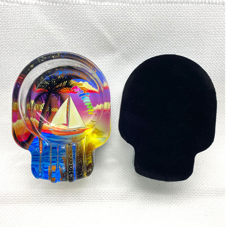 Custom Logo Portable Souvenir Glass Skull Ashtray