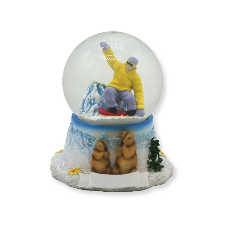 Polyresin Souvenir Gift Glass Snowglobe Customized Resin Snow Globe for Home Decoration